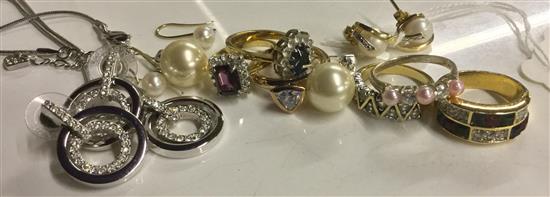 Pair of 14ct gold & pearl earrings, 2 other pairs of pearl earrings & a quantity of costume jewellery